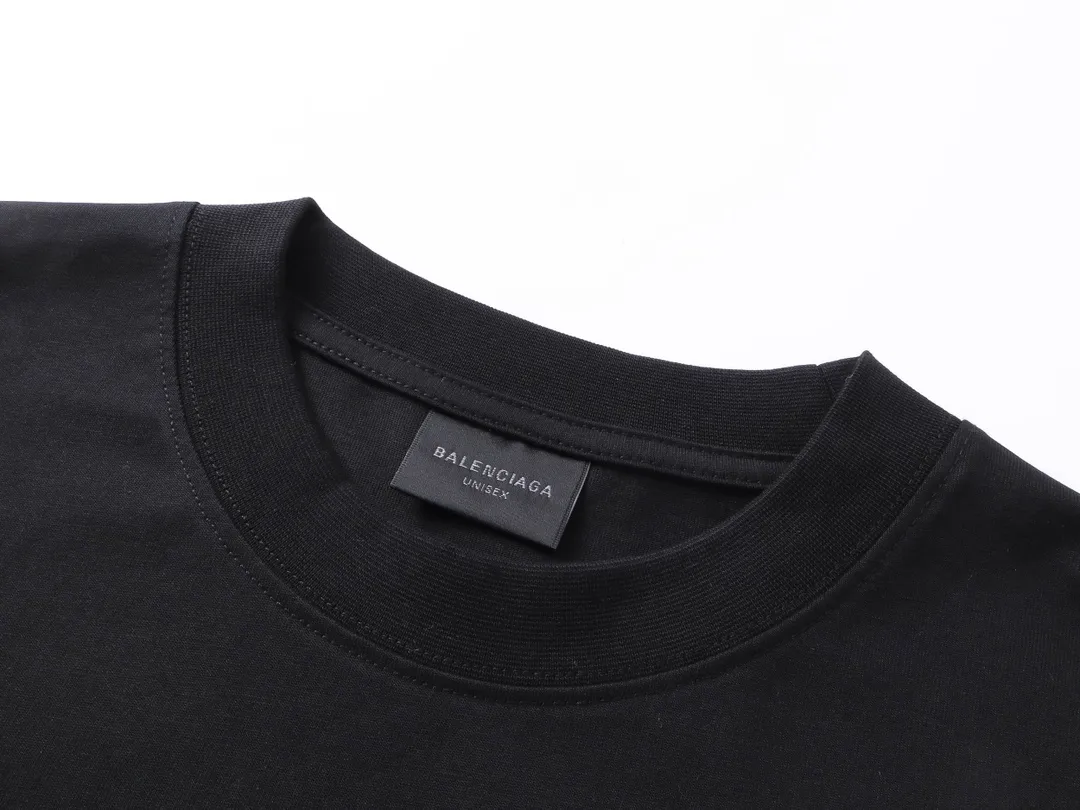 【 . Quality】BALENCI*GA/ .2025New Arrival 。 . . Authentic ， ！ ZP 。 260 ， . ， ，。 。 . ， 。 。 OS . Same Style ：BL 253620 ：Black Size：XS S M L
